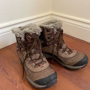 Merrell hiking winter boots size 9